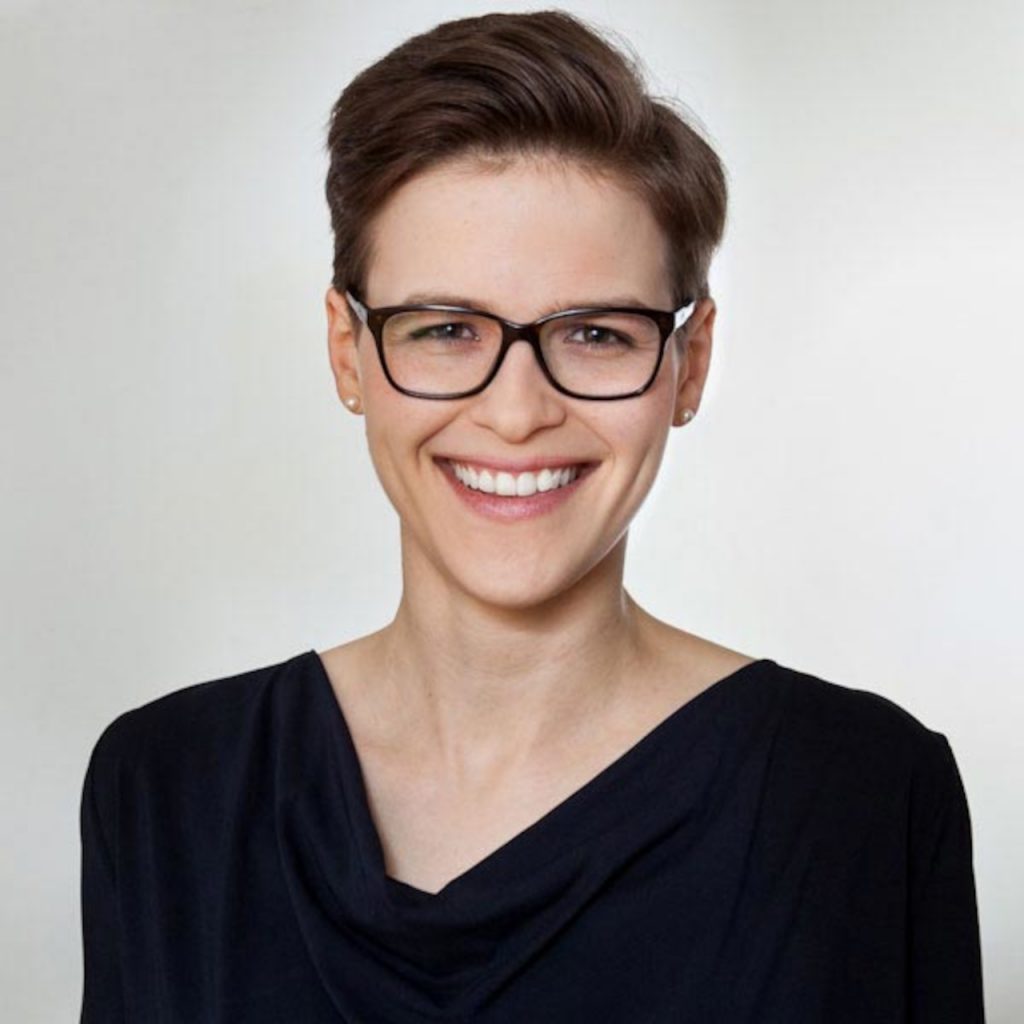 Der Fotograf verwendet professionelles Studioequipment und Hintergrund-Systeme für jedes Fotoshooting in Berlin. Das gewährleistet konstante Lichtverhältnisse.