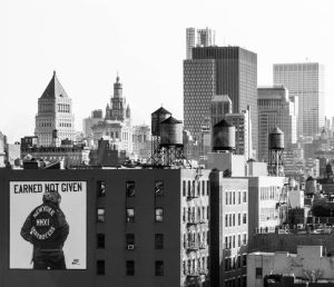 Produktbild: Water Towers, New York in schwarz weiß als Acrylglasbild oder anderer Wandbild Druck. Wähle jetzt dein Wunschformat passend zum Interior.