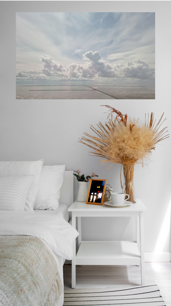 Fotografie, Wattmeer mit Wolken
Gestalte dein Schlafzimmer mit einem Fine Art Print, als Alu-Dibond, Holz oder Acrylglasbild.